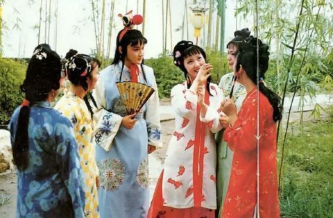 薛宝钗#影版《红楼梦》来了,林黛玉薛宝钗美得冒泡,贾宝玉更是颜值巅峰