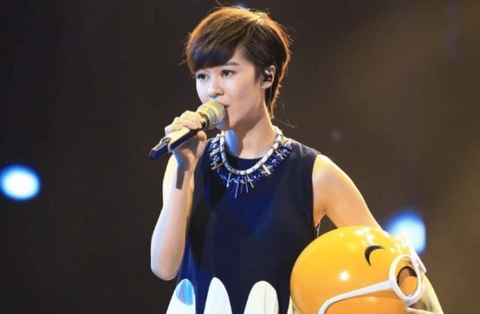 三都 当年在超女连前三都没进,如今演唱会一票难求;混得比冠军好