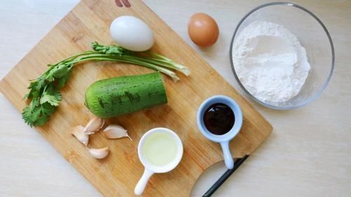 做疙瘩汤用水和面就错了,换成它,疙瘩又小又匀还劲道,吃不够