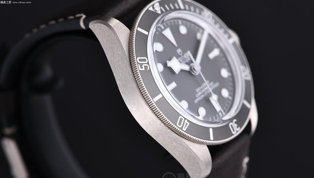 贵金属#雪花针遇上雪花银 品鉴帝舵碧湾1958型925腕表!