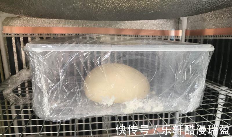 厨师机|松软拉丝的三奶排包（椰浆鲜牛奶酸奶老面包）