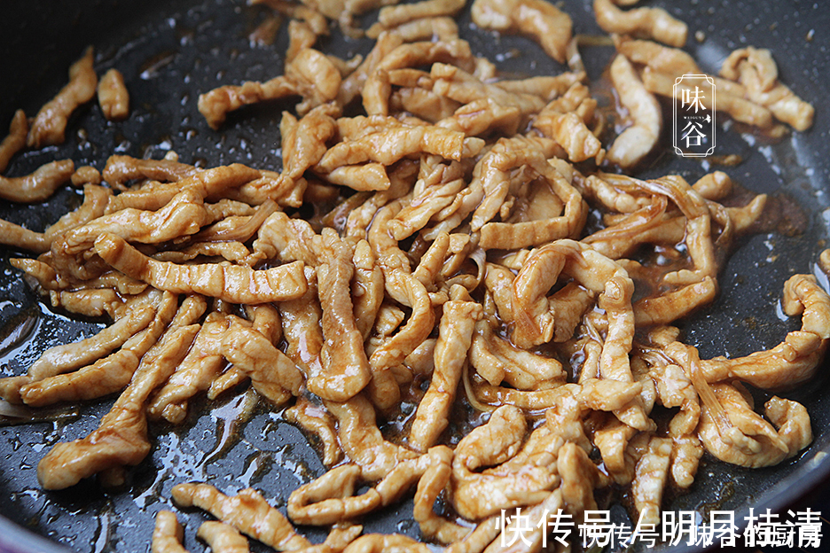 不管炒什么肉，别只放盐，多加“2种料”，炒出来的肉嫩滑还入味