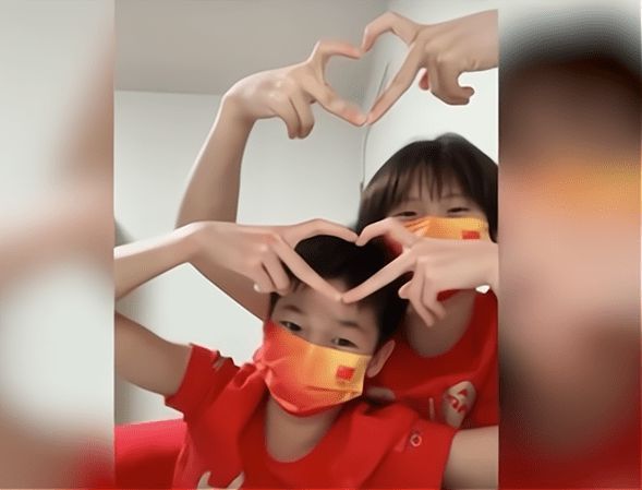 技术|高级凡尔赛!主持人问谁压水花技术更好?全红婵:不知道,我蒙的