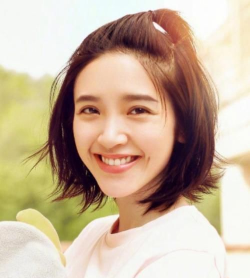 好好学习|丸子头已经过时啦,现在流行男女通吃的“苹果头”,时髦显脸小