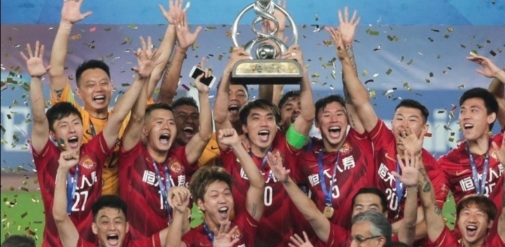 高洪波|恒大背不动中国足球之重任,但也不应独担国足积重难返之“黑锅”