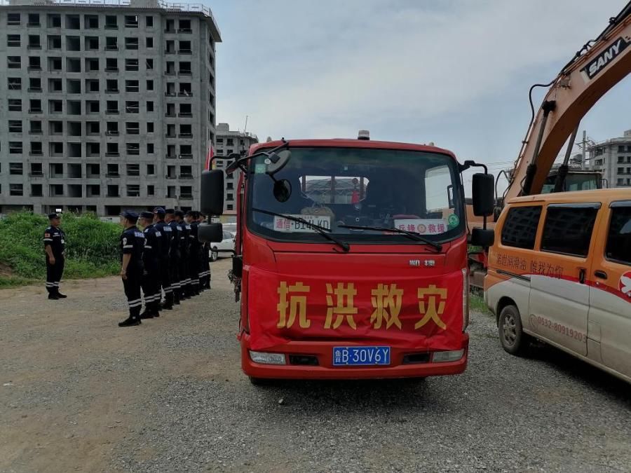 肖玲玲|驾驶救援车 带着冲锋舟……青岛退役军人志愿者赴河南抗洪救灾