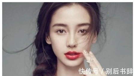 滋润度 这些大牌口红的缺点真心忍不了,YSL掉漆、MAC干裂,场面很尴尬