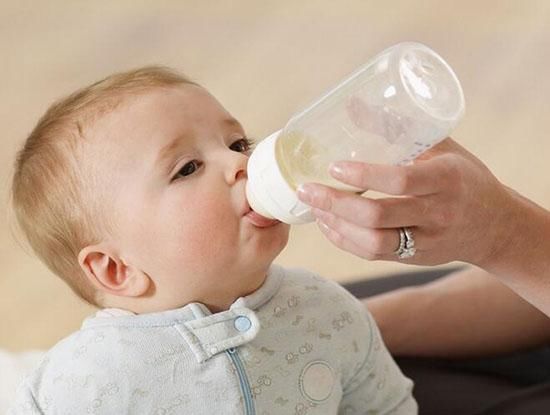 宝宝|配方奶更容易上火便秘？别让偏见耽误了宝宝！