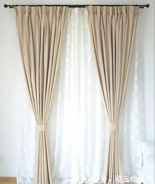 滑轨杆|窗帘到底是轨道杆好还是罗马杆好?看完邻居家才发现错了!