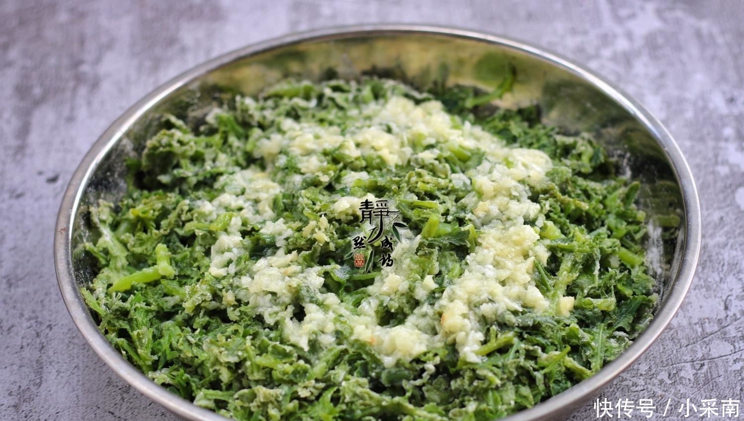 每到周末我都做这菜, 给家人清洁肠道, 好吃易做, 孩子也抢着吃