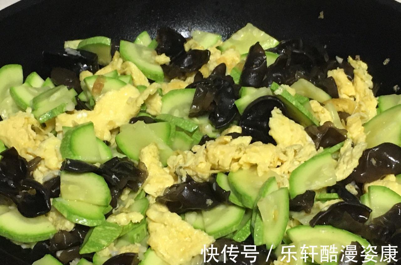 清肠|炎热夏天,这菜碰见别手软,爽口又开胃,清肠又解馋,别不懂吃