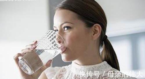 女性朋友|更年期女性，要学会正确饮食，常吃“3果、3菜”，安稳度过更年期