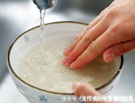 松软|煮米饭时,直接加水煮是大错,多做2步,出锅松软香甜,颗粒分明