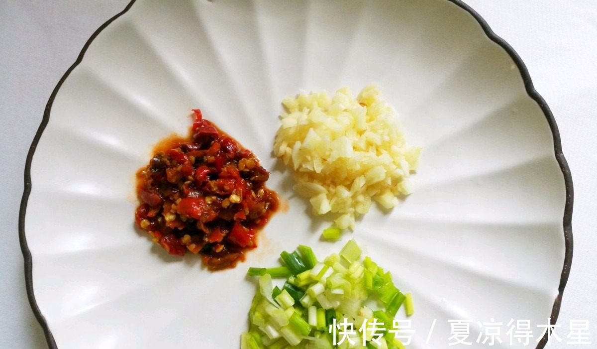 土豆条|自制凉拌狼牙土豆，比薯条还好吃，鲜香可口，大人孩子都爱吃！