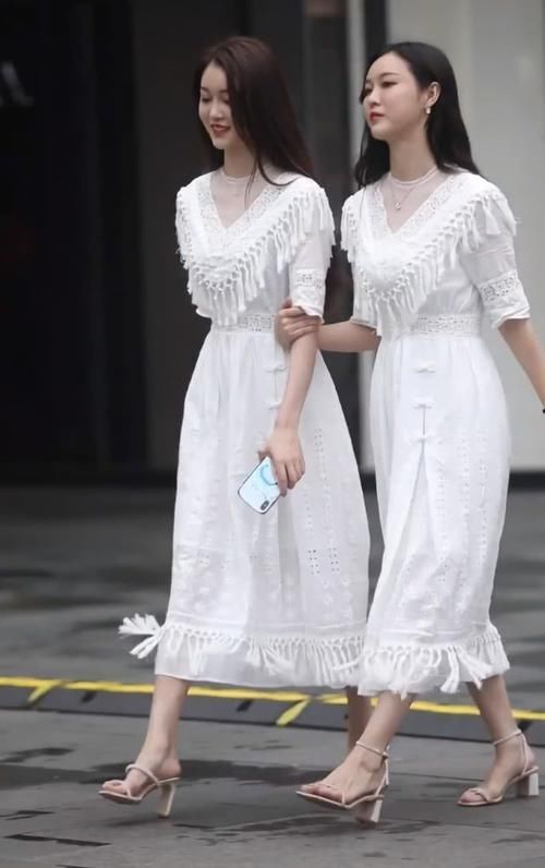 穿搭|“麦穗裙”是少女的最爱,显瘦显优雅,时尚又吸睛!