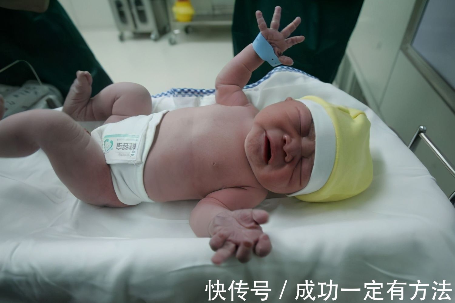 护理|出生只有25厘米，被诊断活不到1岁的拇指姑娘，现在怎样了