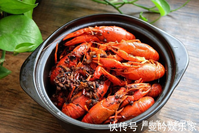 一家四口的家常晚餐，简单易做，好吃不贵，比大鱼大肉还可口！