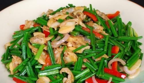 韭菜和此物一起炒著吃，濕氣沒了，脂肪不見了，皮膚更加細膩