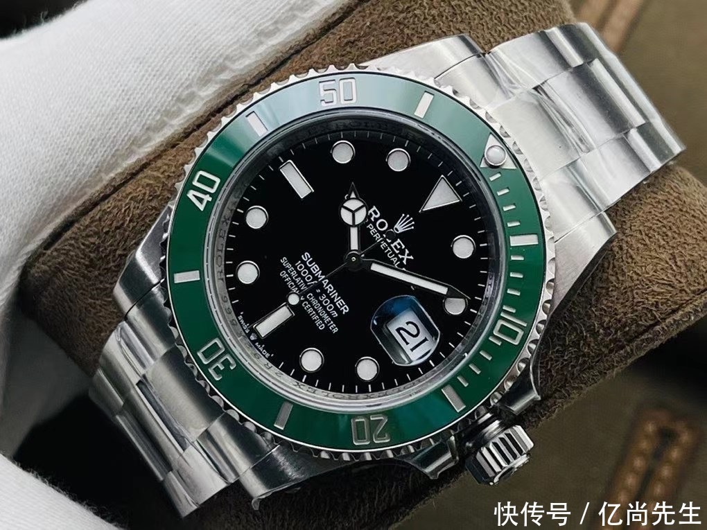 亿尚谈表:VS劳力士新款水鬼126610搭载全新自产3235机芯!细节评测!