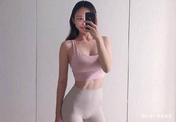 紧绷感 打底裤有效的修饰身材线条，展现迷人的效果，更有时尚气质