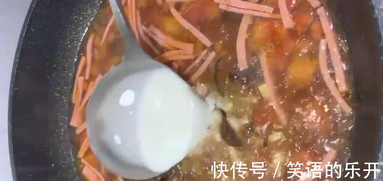 酸辣汤的做法,汤鲜味浓酸辣开胃,既能解酒又能促进食欲