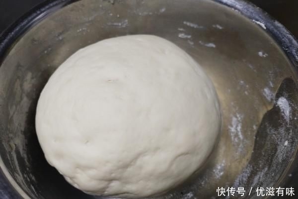 蒸馒头时,有人加酵母有人放白糖,其实“它”才是馒头松软小秘诀