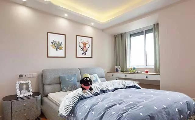 素描画|把阳台推拉门拆了，只用窗帘做装饰，没想到大家都说更好看