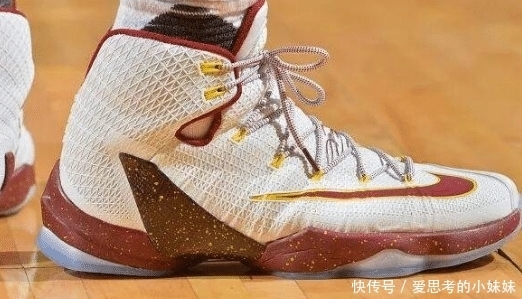 难忍受的球鞋反人类设计,一千多块的鞋都不如买国产