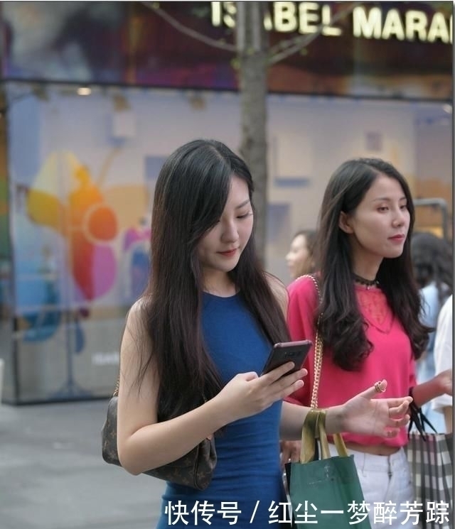 小姐姐|街拍身材好还穿紧身,一看小姐姐就是性情中人