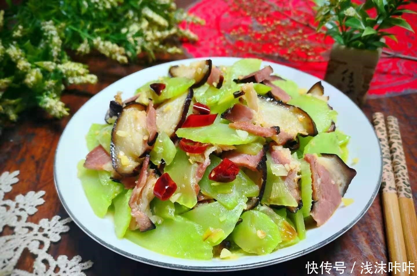 美味|入冬后，白菜萝卜靠边站，最该吃的蔬菜是它，爽脆好吃营养足！