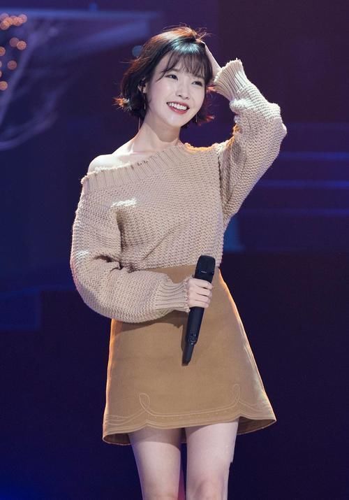 脸型|脸上有这个特征的女人,千万别留长发,土气显脸大,短发更适合你