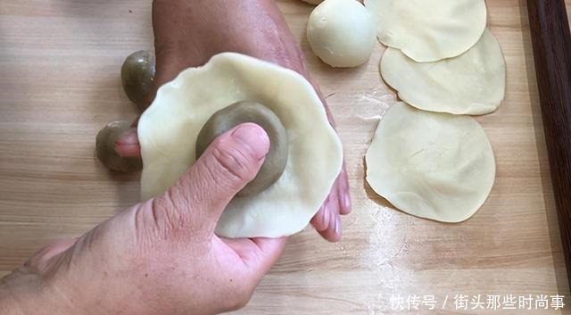  教你做开花板栗酥，内里甜蜜软糯，外皮多层酥香，一碰就掉渣