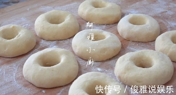 玉米面最好吃的做法,比蛋糕还好吃,粗粮中的精品,孩子一次吃俩
