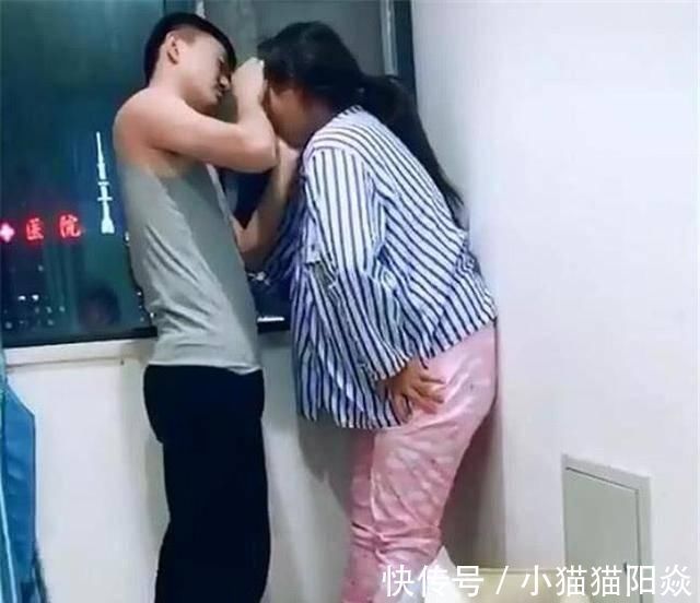 老公|产妇痛得不停哭泣,丈夫的举动让人感动,网友:这才是真爱