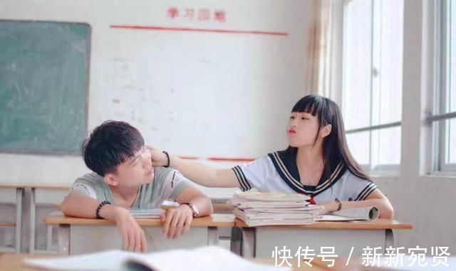 小杰|妈妈接儿子放学却被当成路人,儿子一个眼色,妈妈秒懂