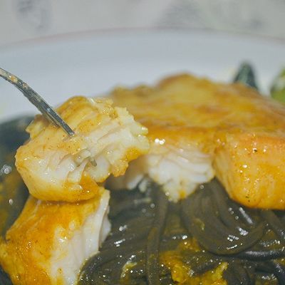 咖喱酱|咖喱巴沙鱼盖浇墨鱼汁意面