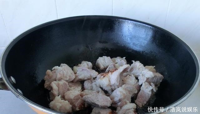 入味|炖牛肉要软烂入味,可别只焯水,这“2料”不可少,不塞牙还特香