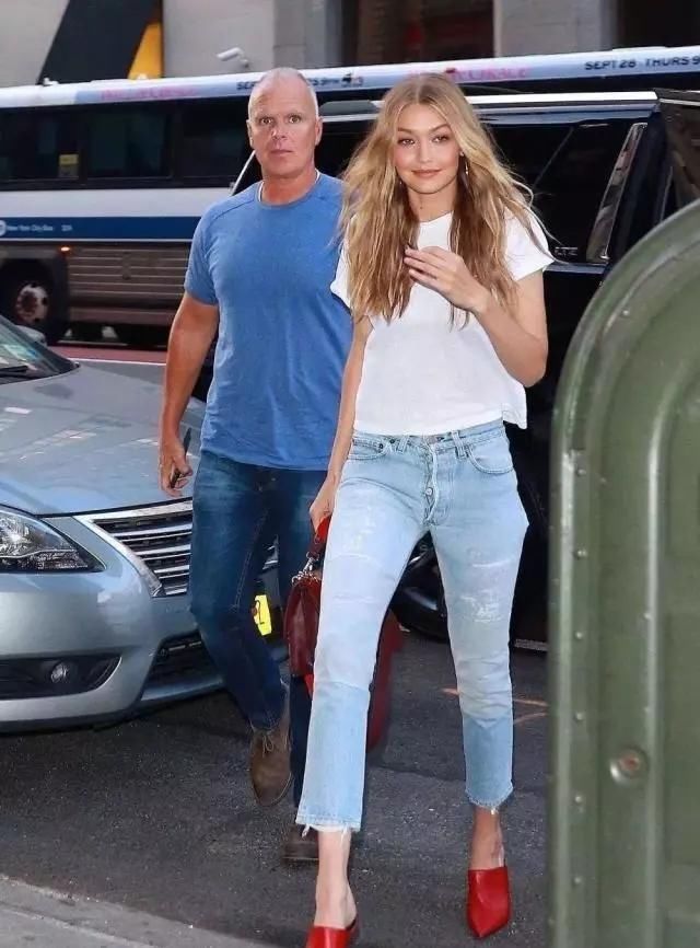 安排|令人心跳加速的单品,红色高跟鞋安排上,雅致又性感,真是不一般