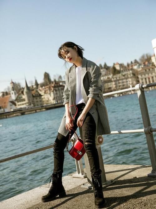 初春穿牛仔裤别配帆布鞋了！这“5双鞋”与牛仔裤更搭，时髦翻倍