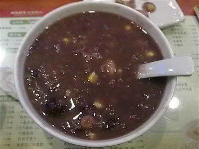 上火车带这四种零食,乘客羡慕的看着你,乘务员都要流口水