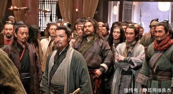 打倒|此人是水浒第一高手,一拳可打倒武松,林冲也要跪下叫师傅!