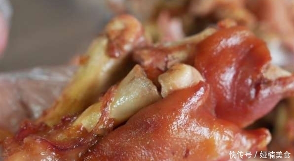 中年夫妻摆摊卖它,30元一只,都骂他黑心,尝了一口排队抢着买