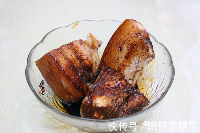 客家扣肉此做法,配菜比肉类还好吃,香香糯糯不油腻,下饭一级棒