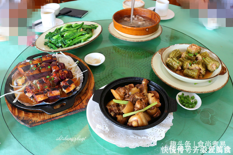 香麦菜|和爸妈去郊区吃农家菜,看见土灶有说不出的亲切感,饭菜也合胃口