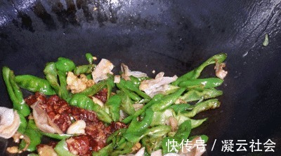 鲜香|做辣椒炒肉，先炒肉还是先炒辣椒？顺序很关键，肉质鲜香又入味！