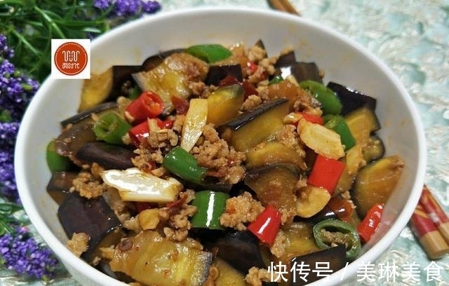 红绿辣椒|我做的烧茄子，不油炸更入味，隔天就做一次，孩子多吃一碗饭！