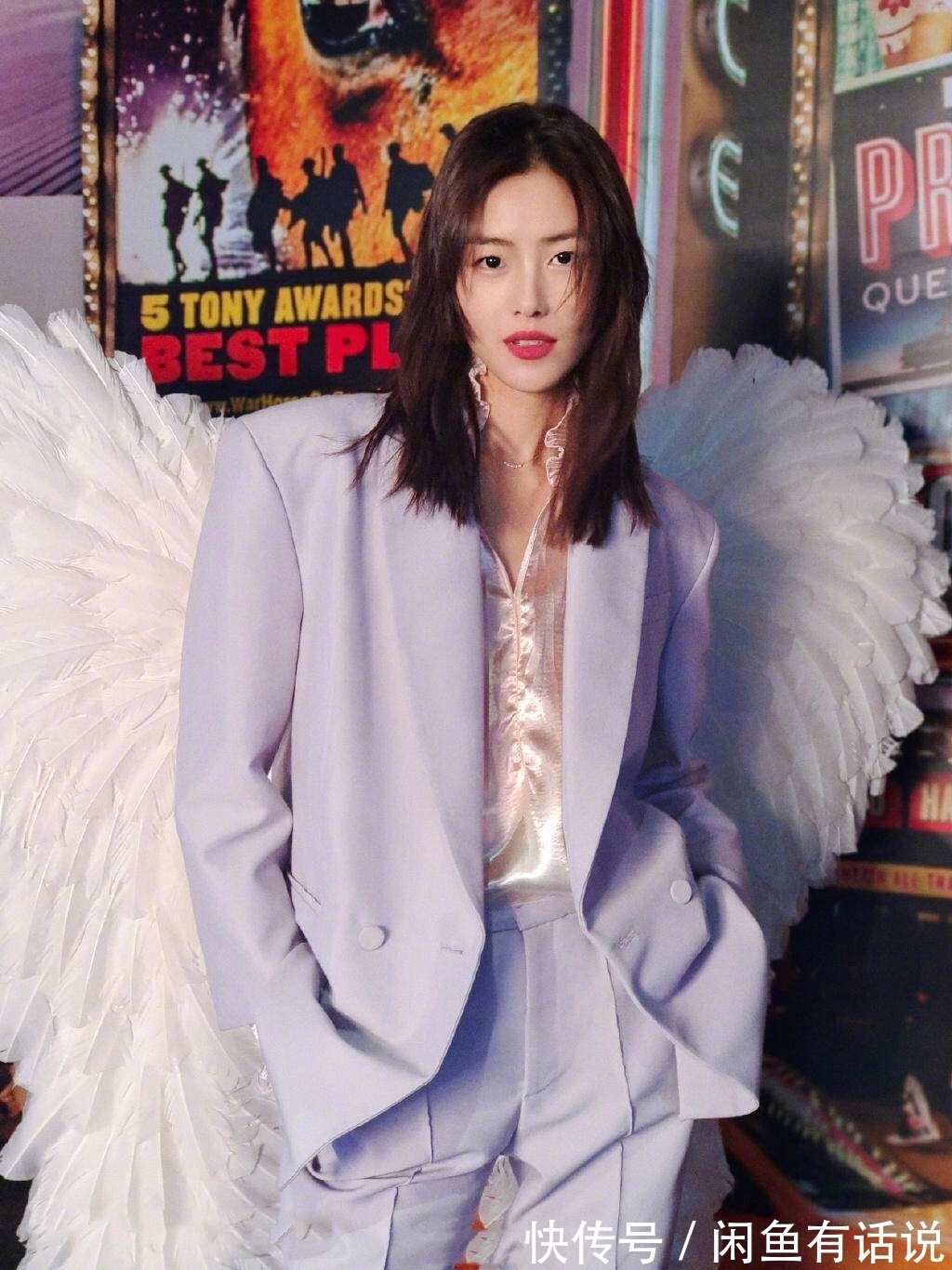 穿搭|刘雯瘦成“皮包骨”,吊带裙里面穿T恤还撑不满,看不到超模气场