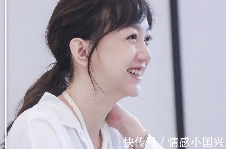 西装|它集合了红圈所的title,笔挺的西装,漂亮的面孔和高大上的工作