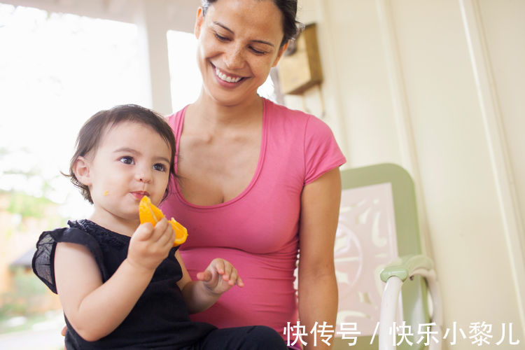 生病|吃辅食时,家长容易犯10种“坏毛病”,尽早改正别等娃生病才后悔