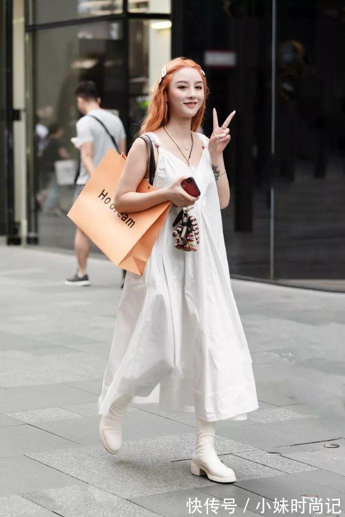 半身裙|女生搭配高跟鞋,散发出高贵迷人的气息